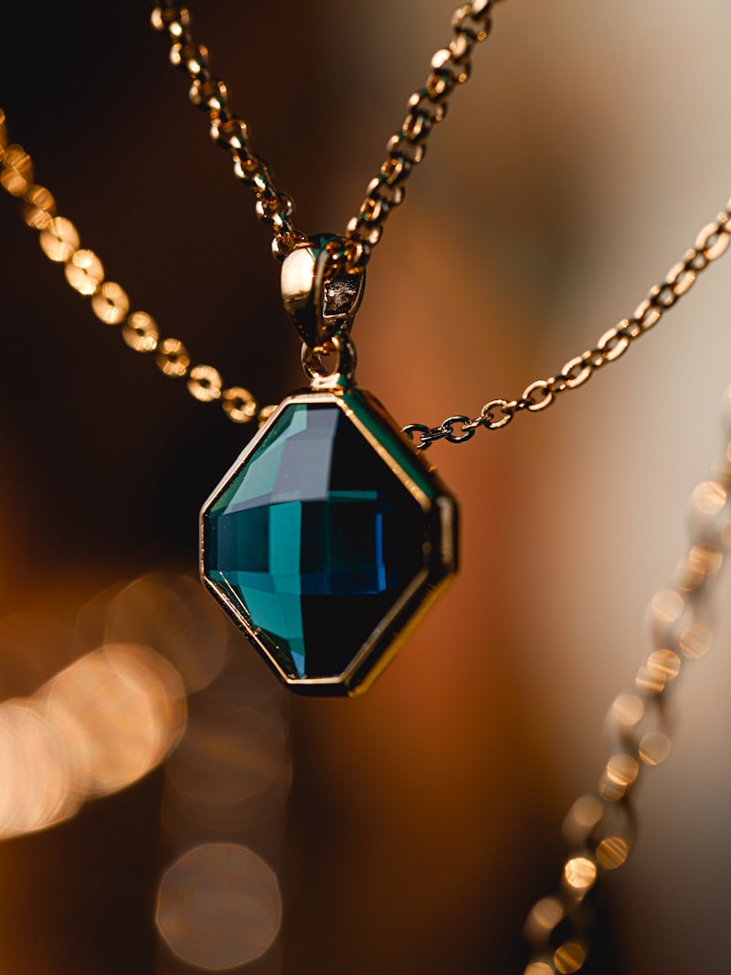 Collier GeoCUBE Océan — Cœur de Lion